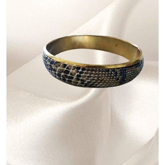 Vegan snakeskin bracelet - Picture 2 of 3